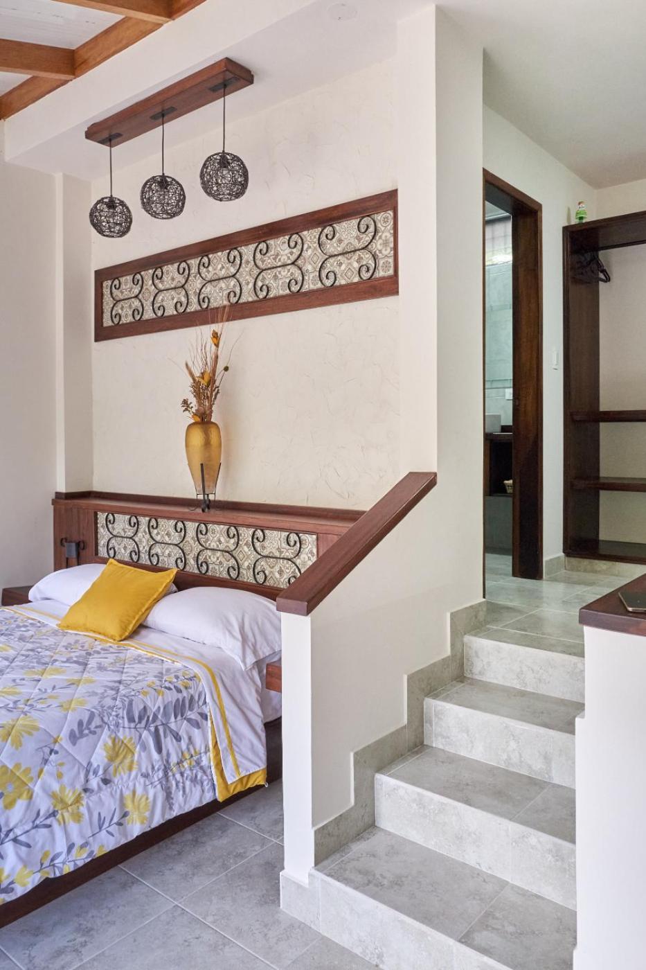Mindo Monasterium Hotel ภายนอก รูปภาพ